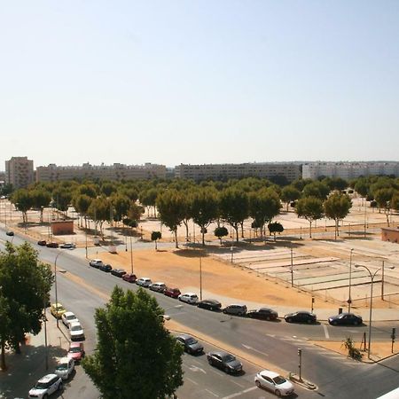Clb Feria Apartment Севиля Екстериор снимка