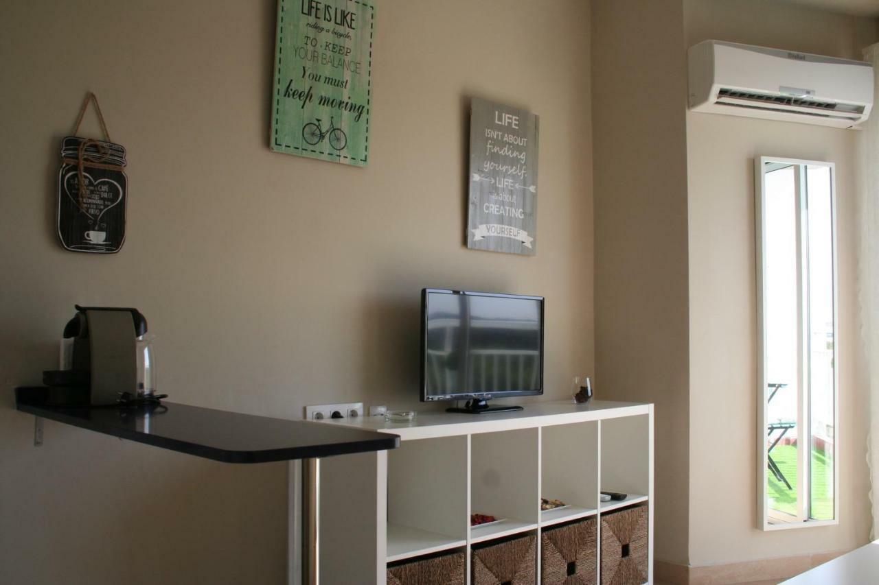 Clb Feria Apartment Севиля Екстериор снимка