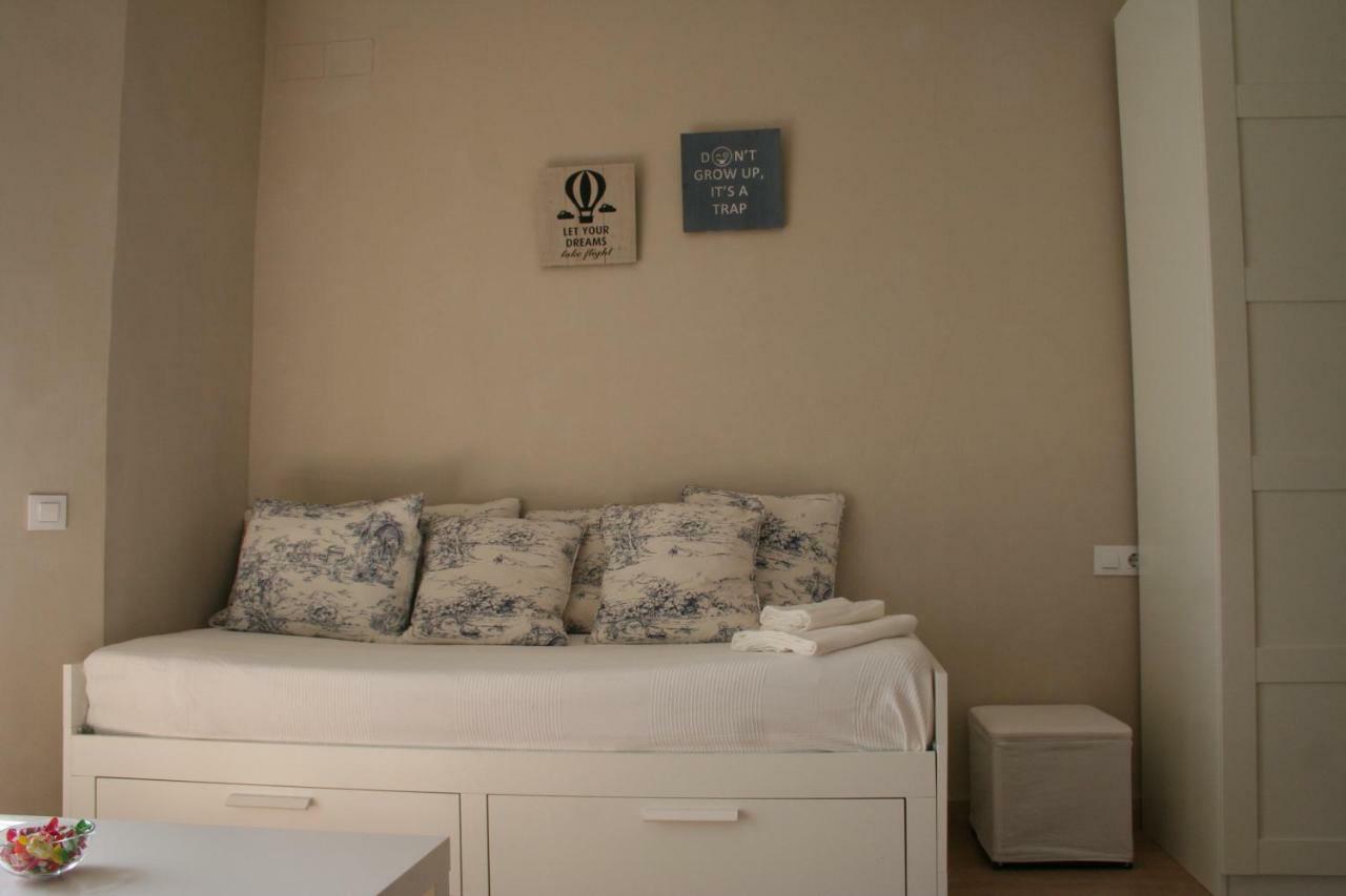 Clb Feria Apartment Севиля Екстериор снимка